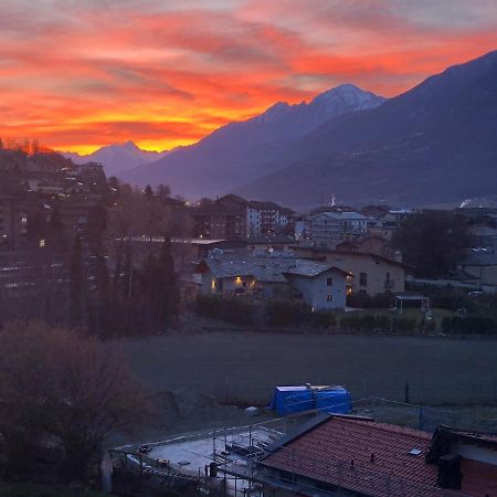 Veduta Montagne Aosta Appartamento Esterno foto