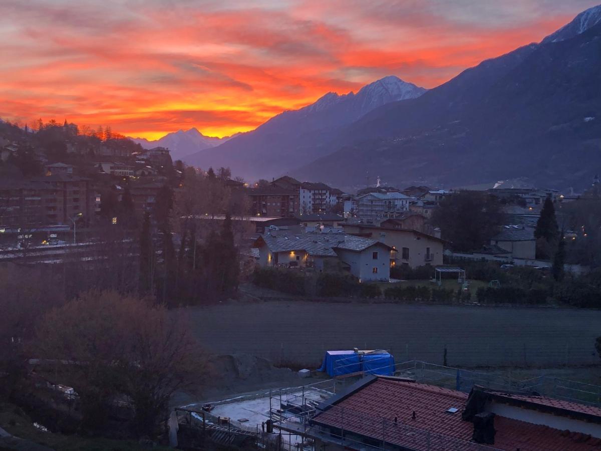 Veduta Montagne Aosta Appartamento Esterno foto