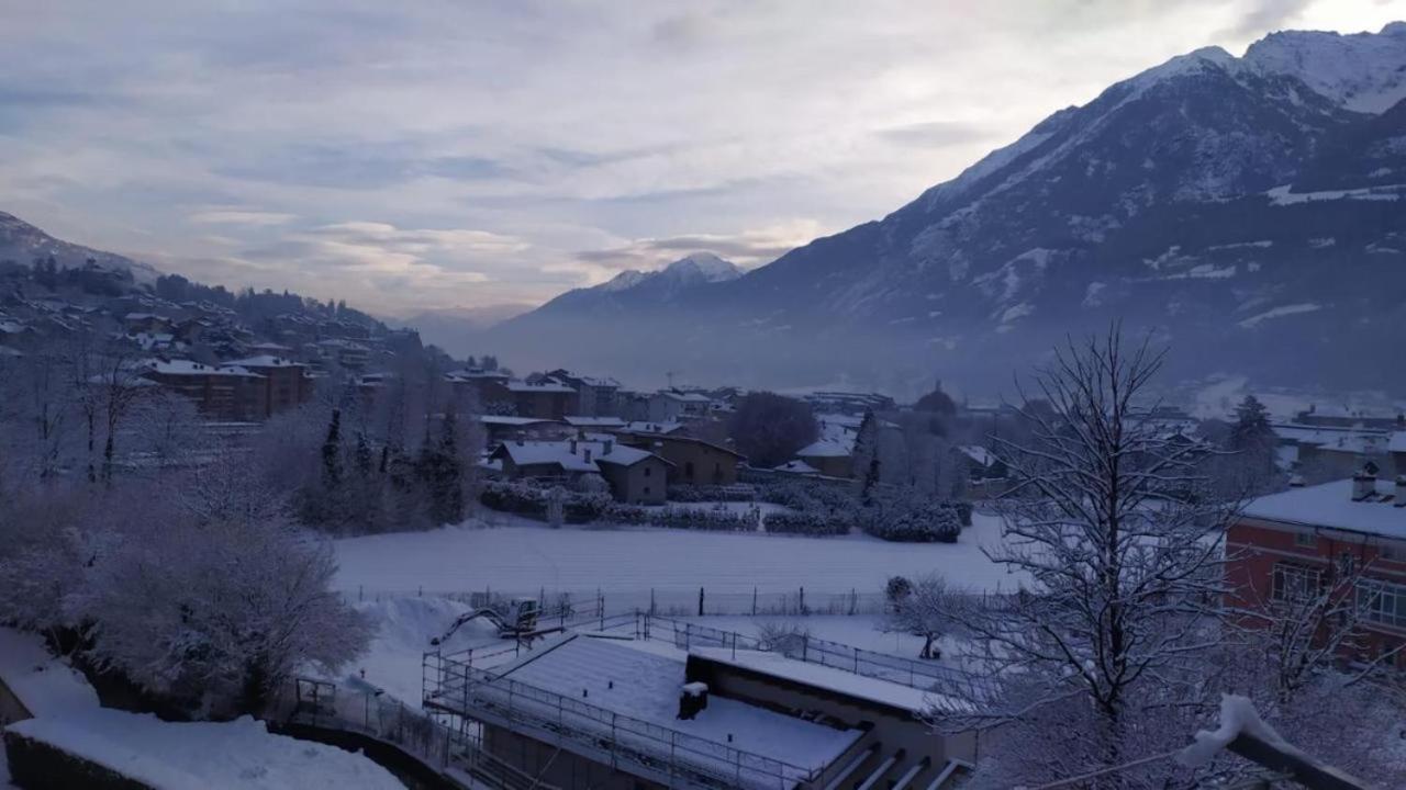 Veduta Montagne Aosta Appartamento Esterno foto