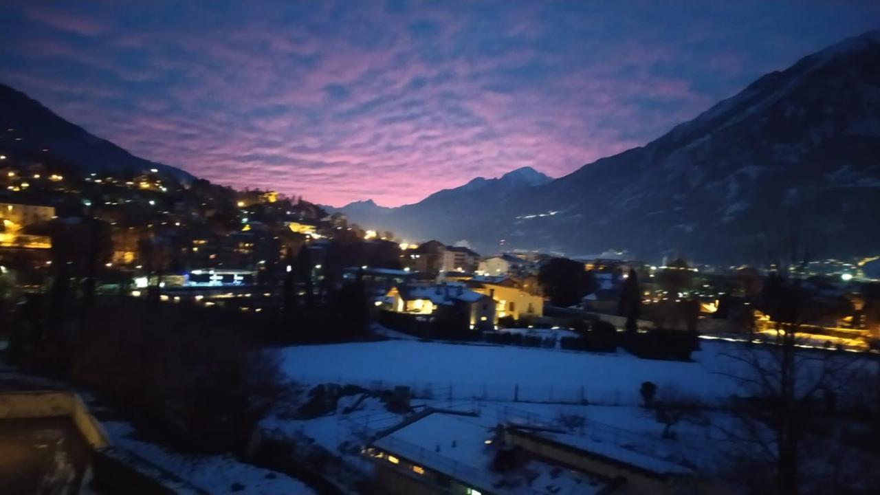 Veduta Montagne Aosta Appartamento Esterno foto
