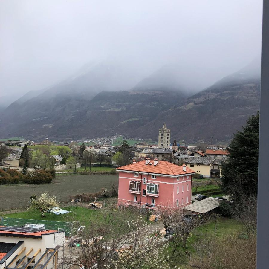 Veduta Montagne Aosta Appartamento Esterno foto
